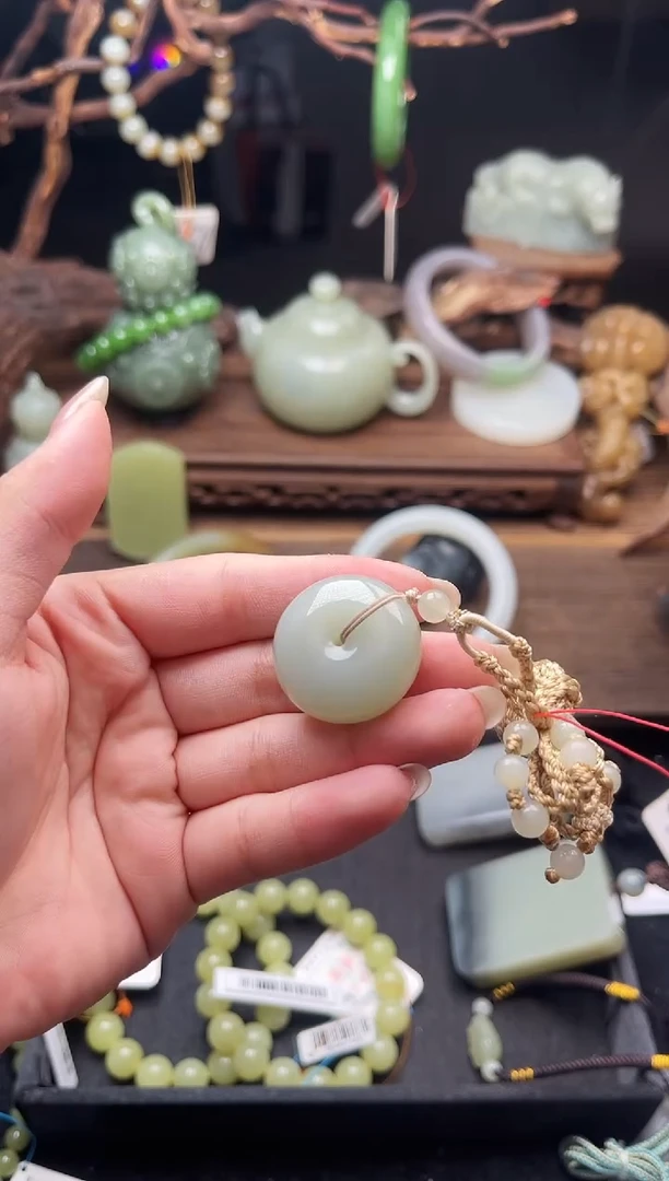 和田玉未镶嵌吊坠(不含链)且末青白 平安扣9008186