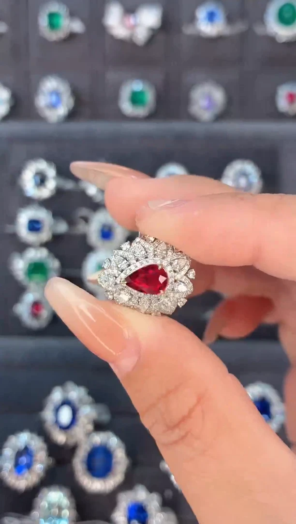 18K金镶嵌戒指红宝石1克拉-无烧