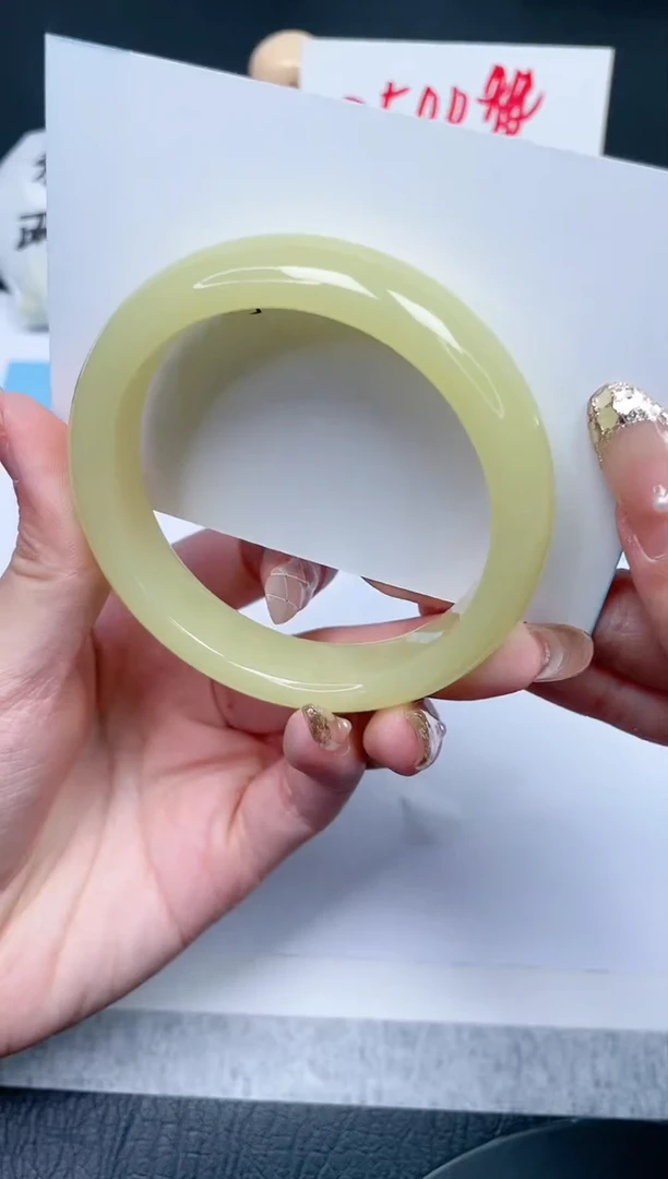 【闪购商品】石英质玉手镯未镶嵌36-54.3