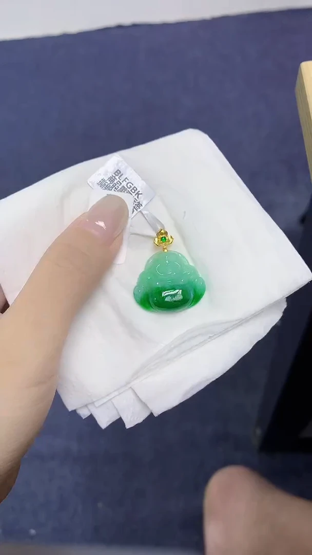翡翠18K金镶嵌颈饰天然缅甸翡翠A货