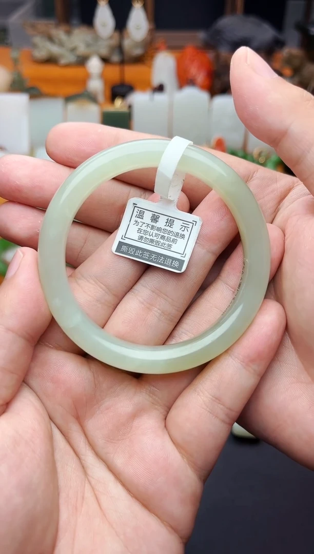 【闪购商品】和田玉手镯未镶嵌56.4圈口01