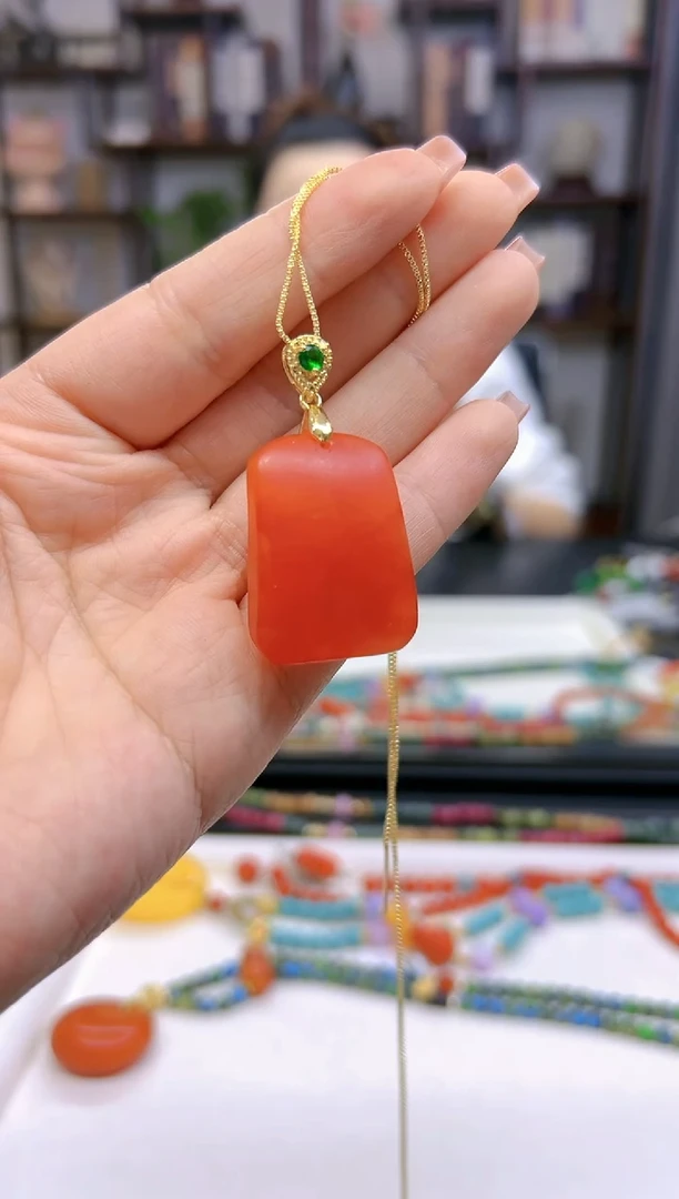 【闪购商品】蜜蜡吊坠(赠链)银S925镀金镶嵌D17