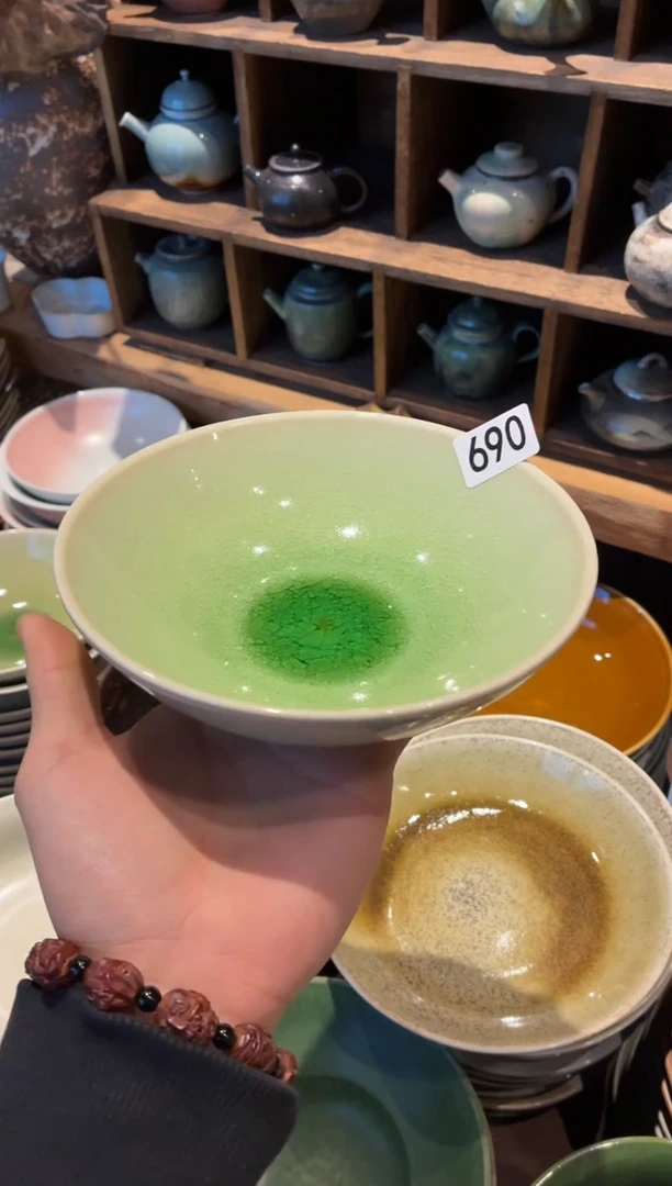 瓷片神****卜690 玻化绿圆口碗1个