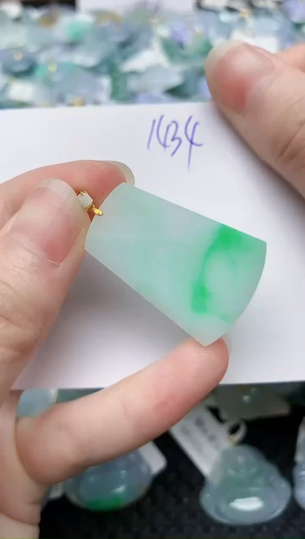 颈饰18K金镶嵌翡翠天然缅甸A货翡翠百元以上9元证书费自理