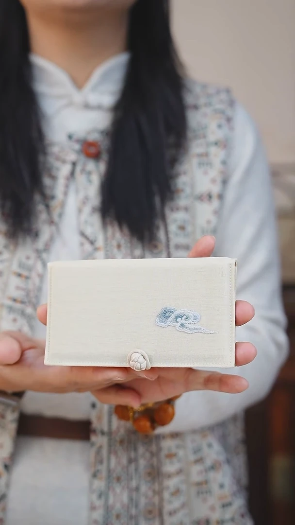 织绣开播福利卡包