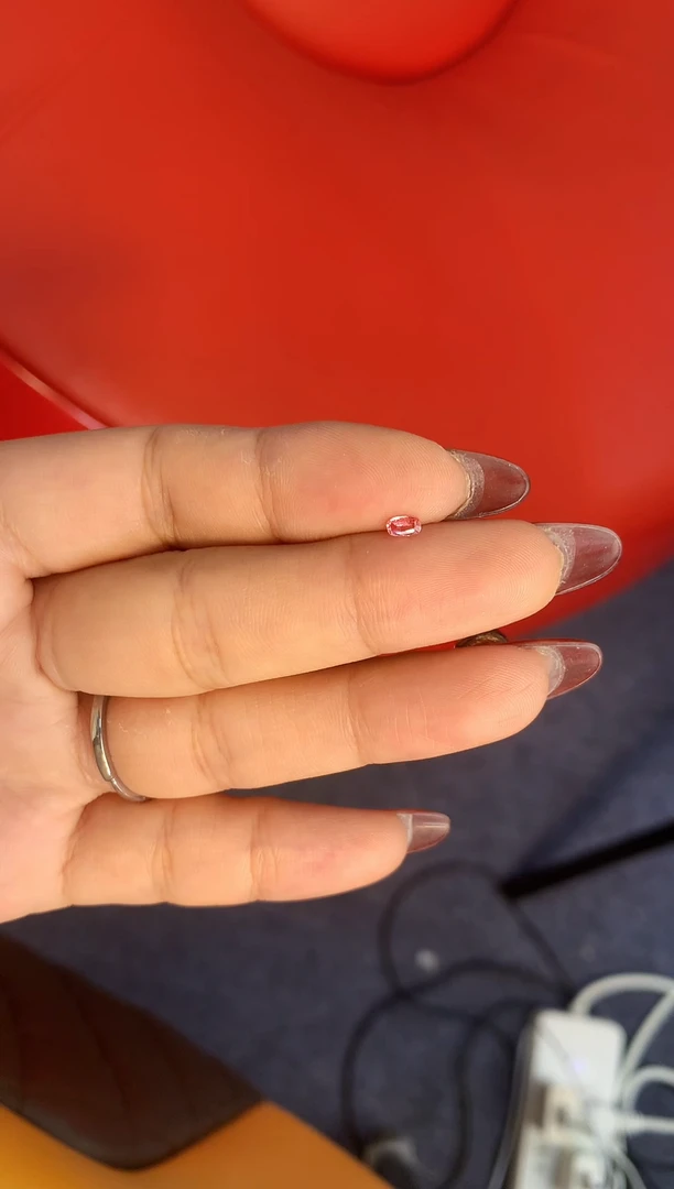 蓝宝石裸石未镶嵌V****?17分蓝宝石裸石