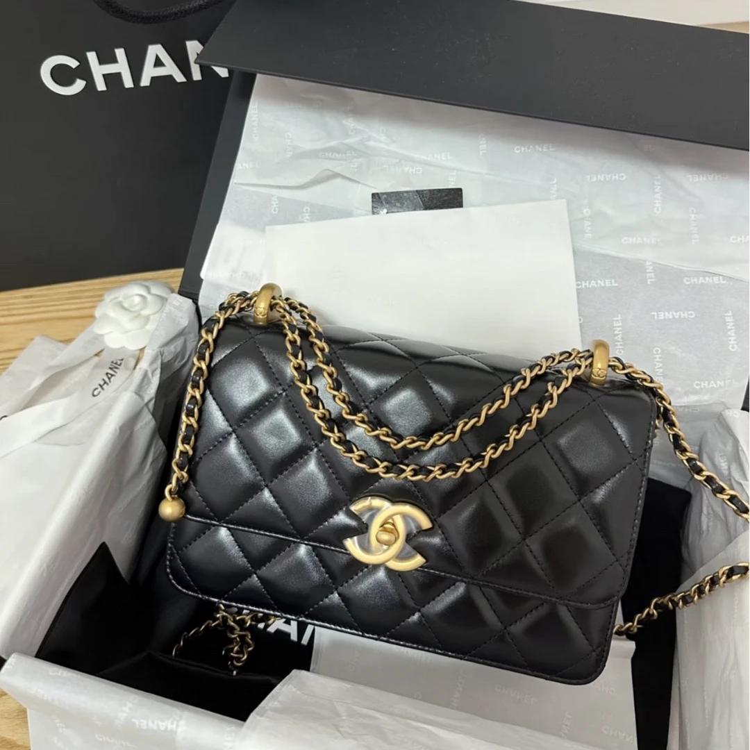未使用 Chanel/香奈儿 【小花念念】CF口盖包19cm芯片双金珠皮穿链