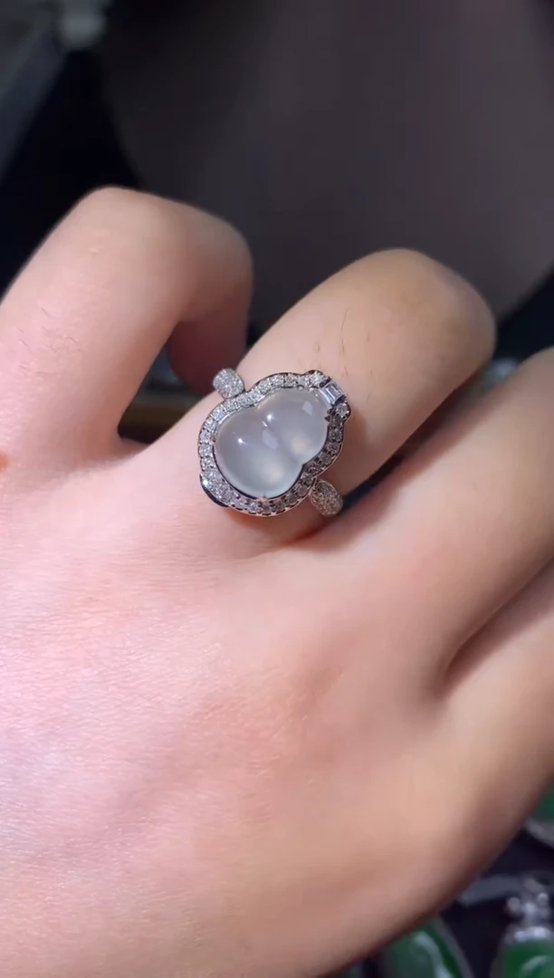 吊坠(不含链)18K金镶嵌翡翠戒指