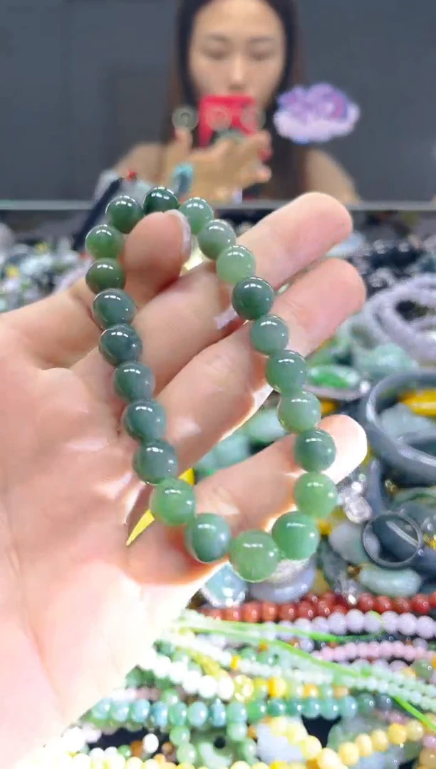 颈饰未镶嵌翡翠8MM/D/翡翠A货，一件也是批发价