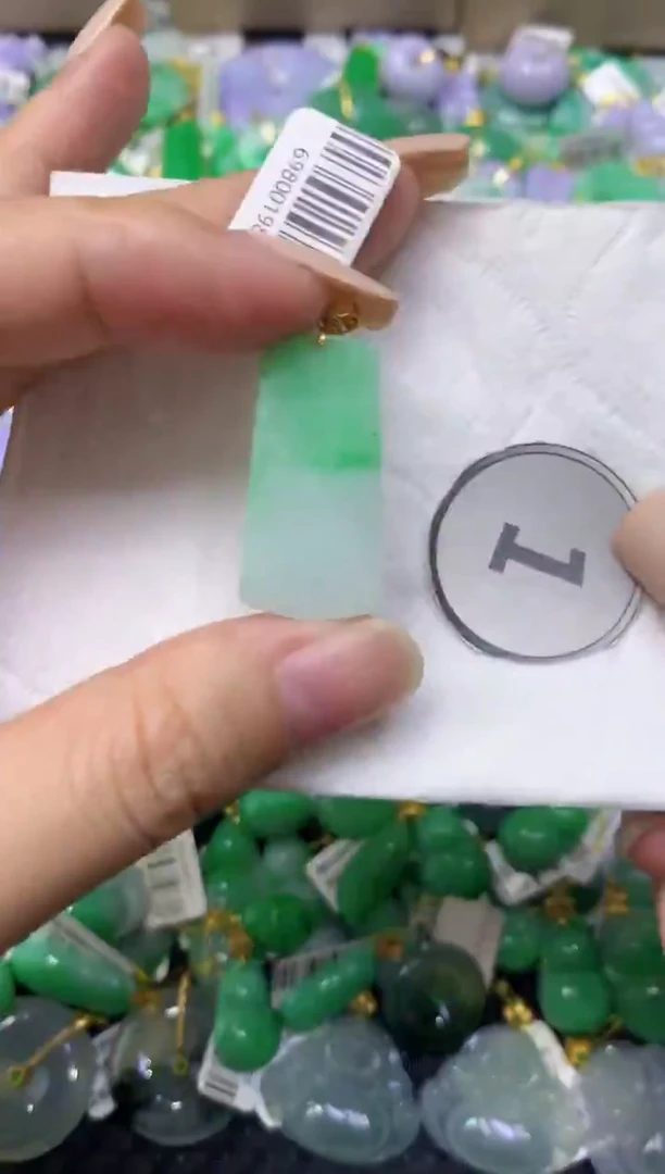 颈饰未镶嵌翡翠天然缅甸翡翠A货