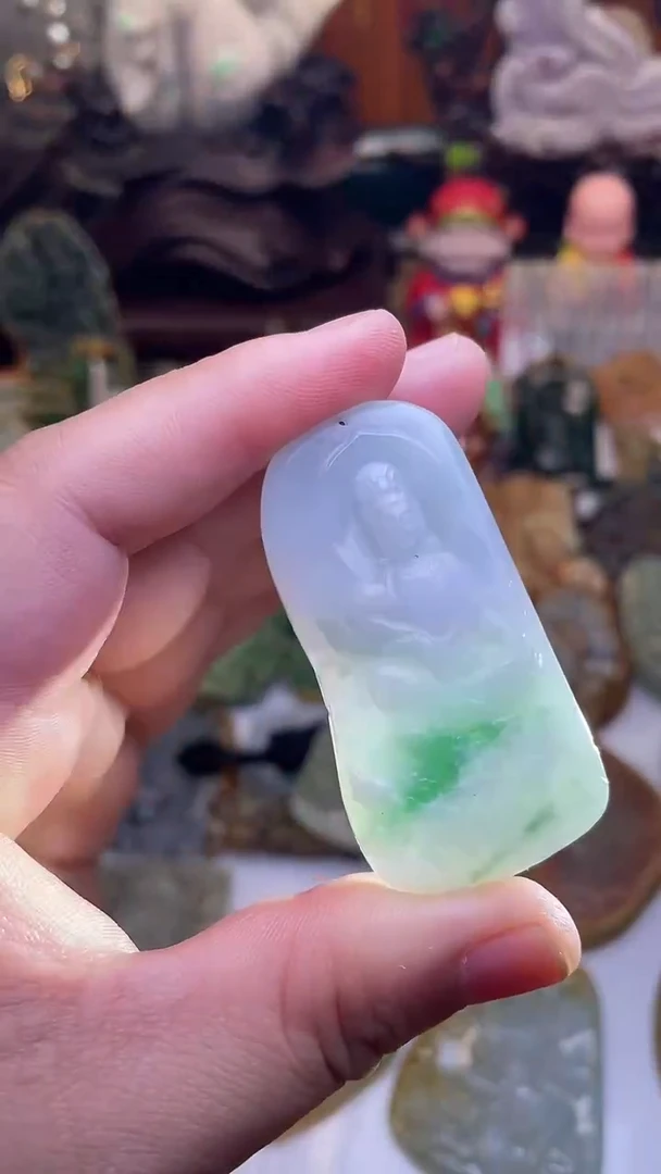 颈饰未镶嵌翡翠观音