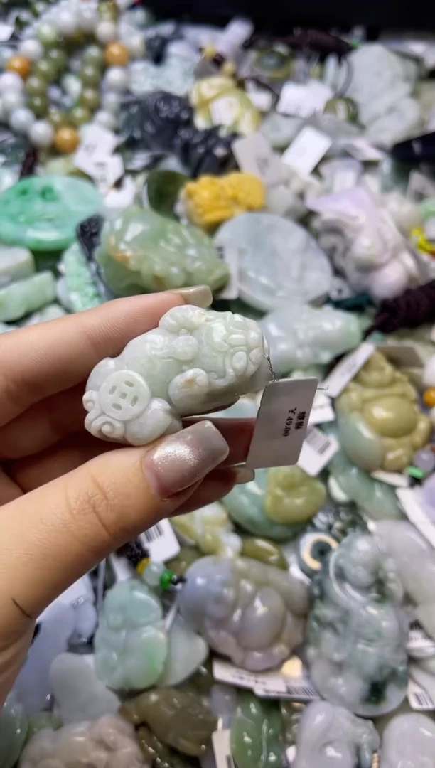 【闪购商品】翡翠颈饰未镶嵌00012554