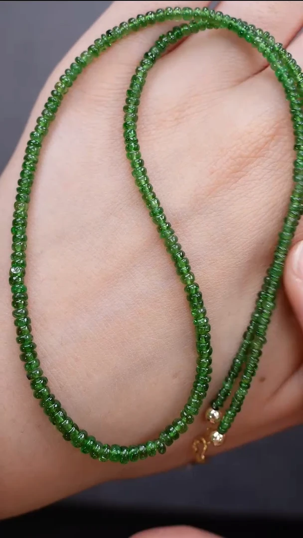 石榴石（沙弗莱）颈饰18K金镶嵌颈饰