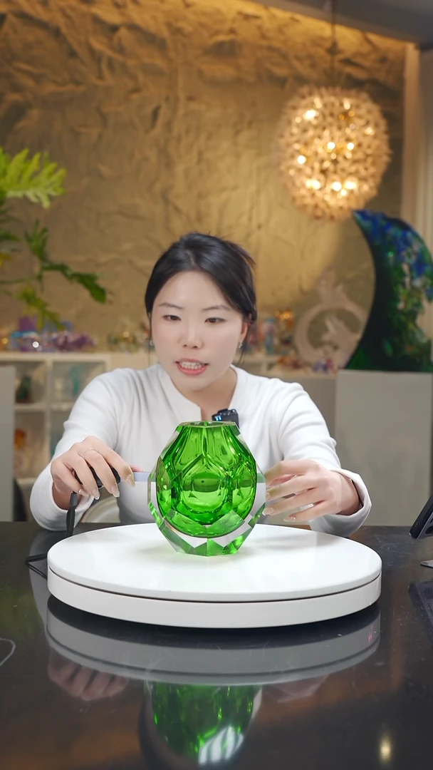 手工艺品琉璃祖母绿钻石切面设计款花器