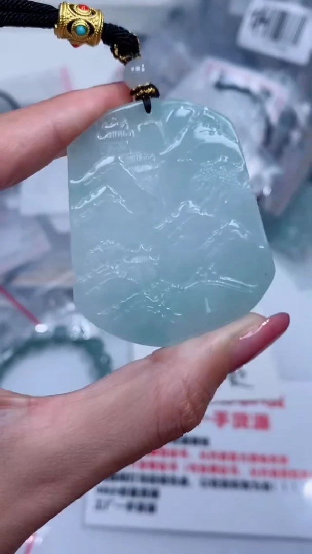翡翠未镶嵌颈饰吊坠