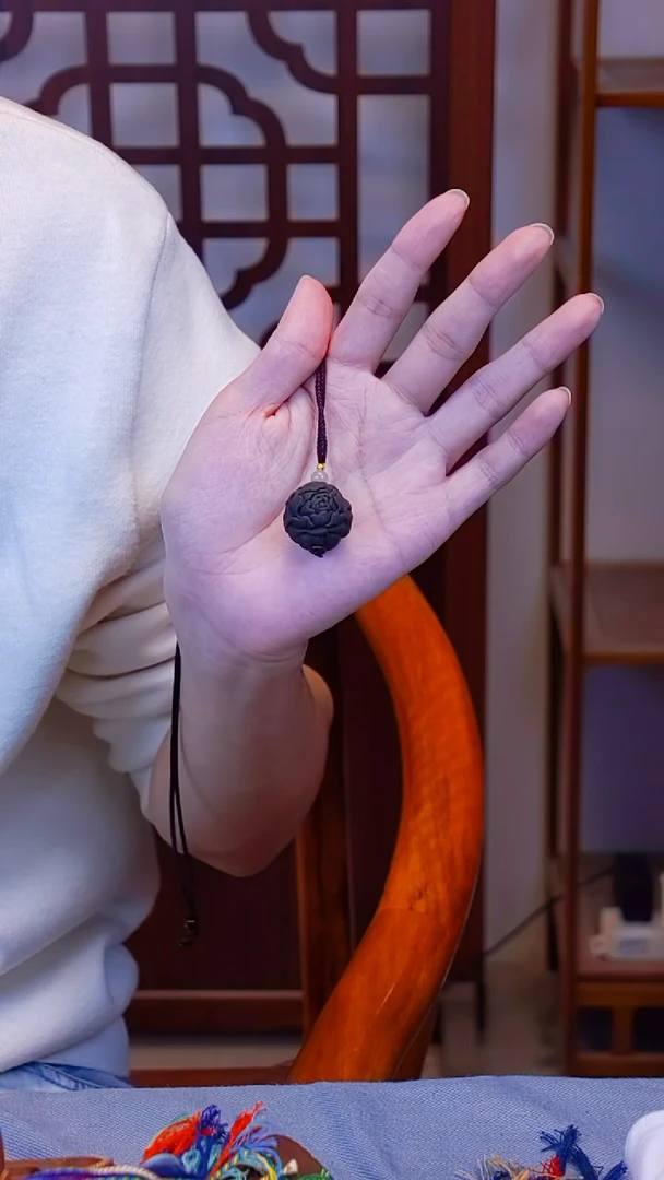 木易留香黑花宜2.5牡丹花吊坠（福利）