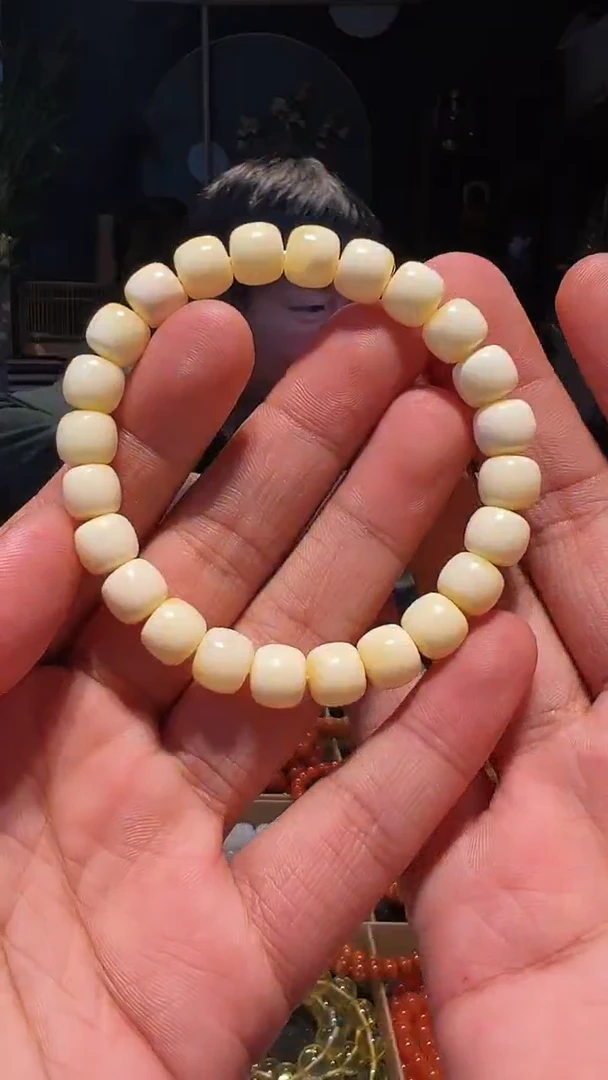 【闪购商品】蜜蜡手串未镶嵌8左右