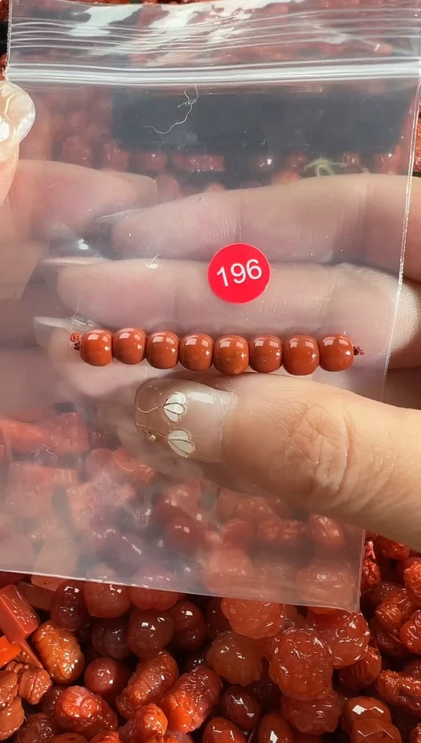 颈饰未镶嵌南红玛瑙1