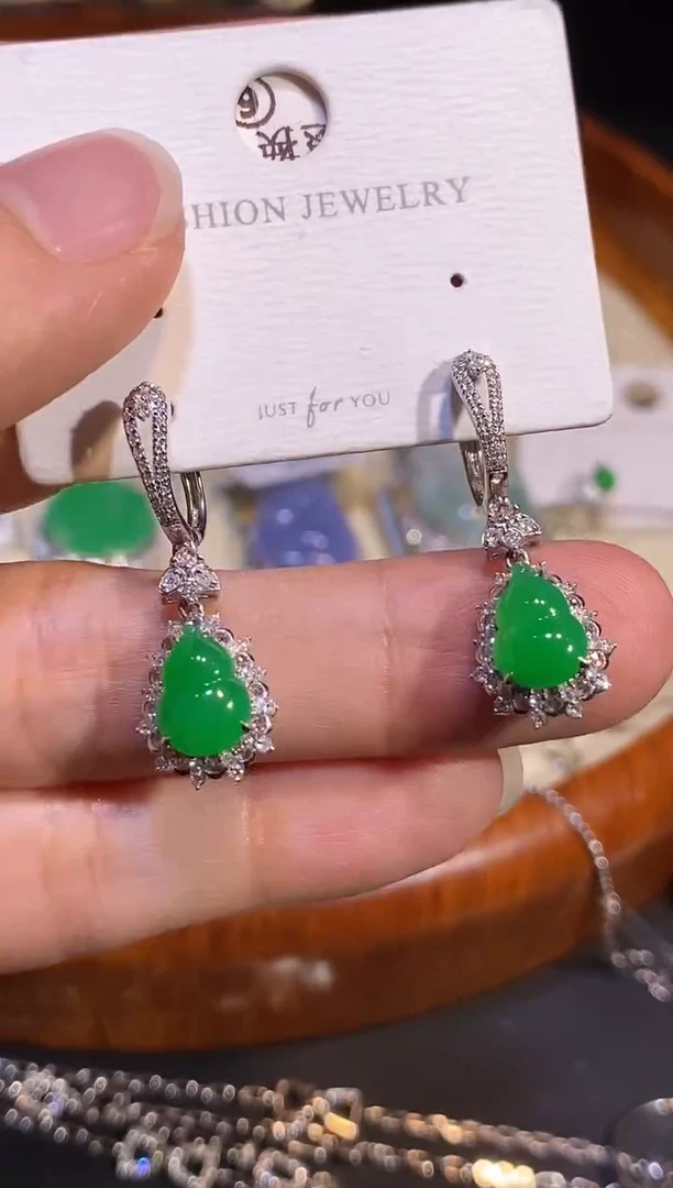 【闪购商品】翡翠耳饰18K金镶嵌耳饰