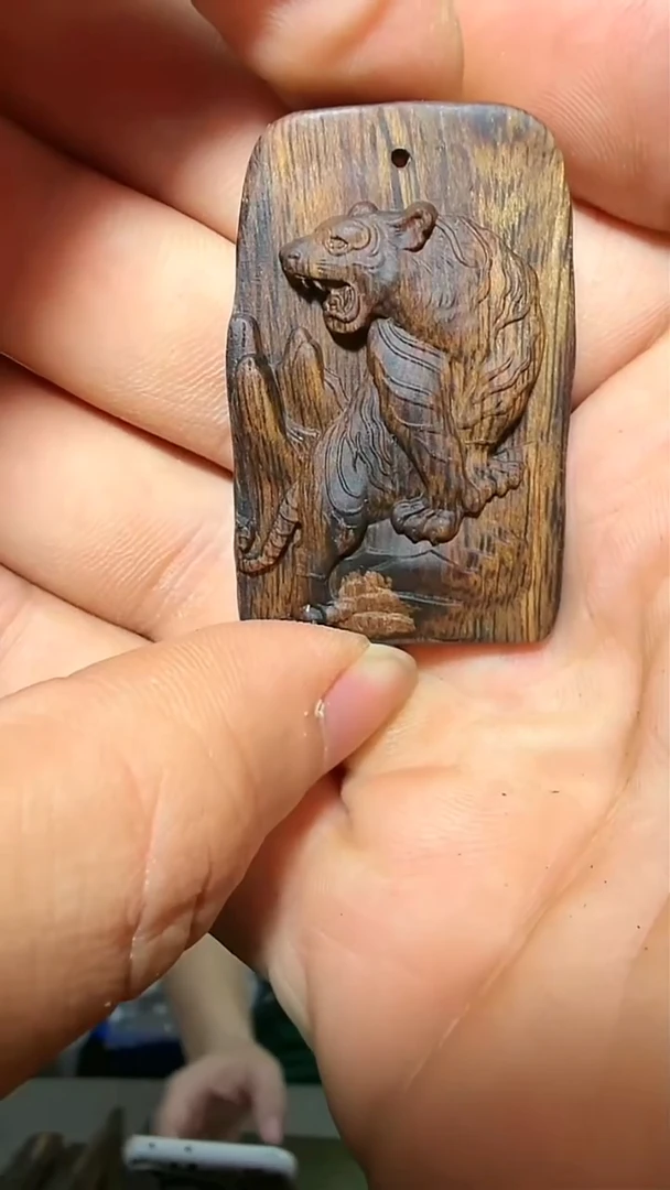 沉香吊坠90号红土生肖虎多样性发一