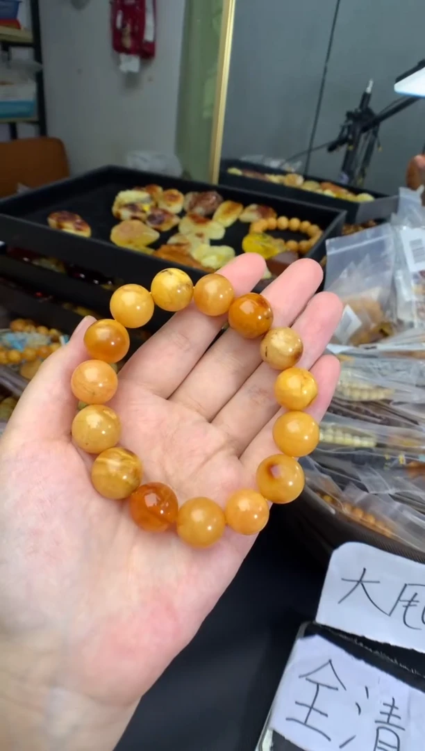 蜜蜡未镶嵌珠宝奇石74