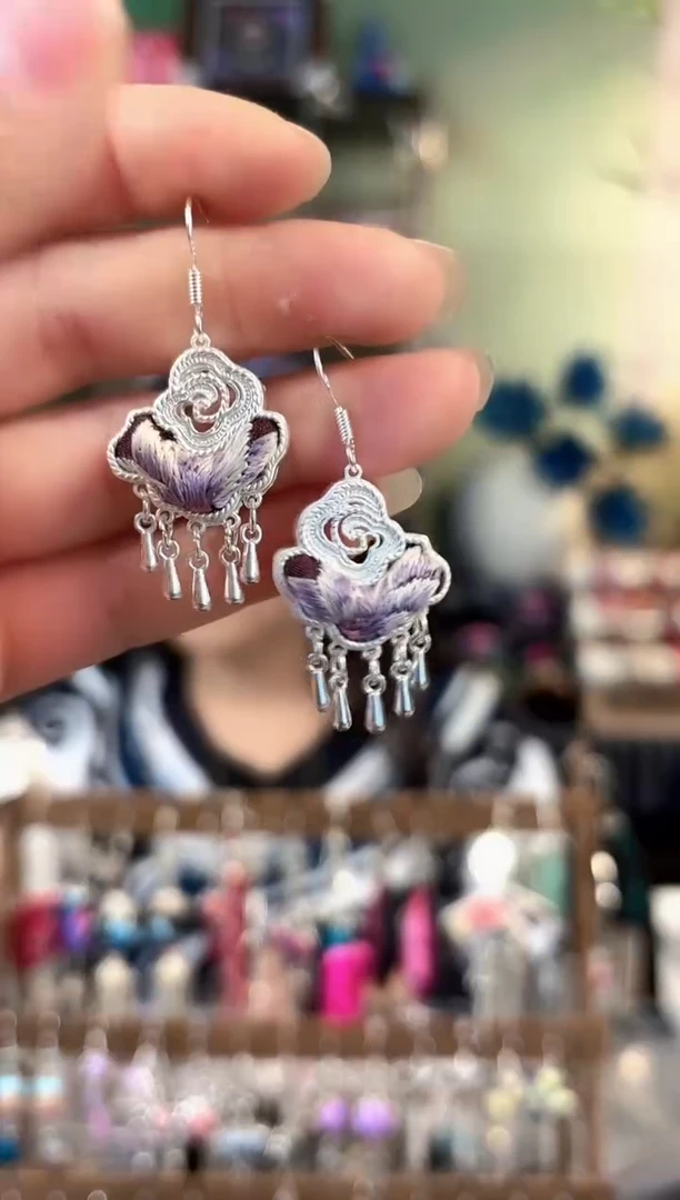 彩云南阁非遗老绣饰品505*