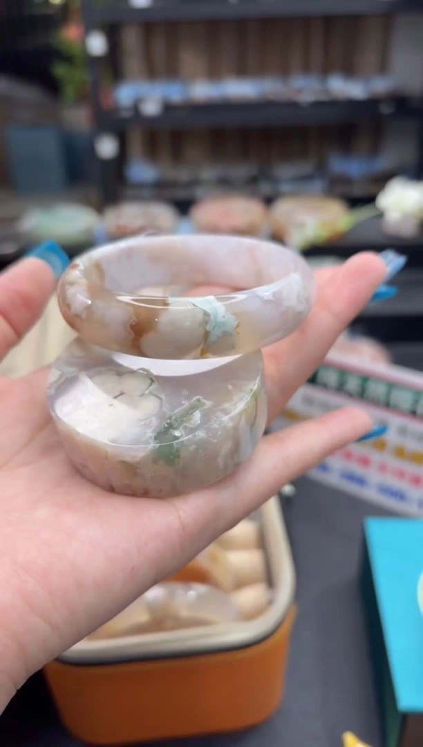 未镶嵌手镯石英质玉18(57圈赠送镯心)