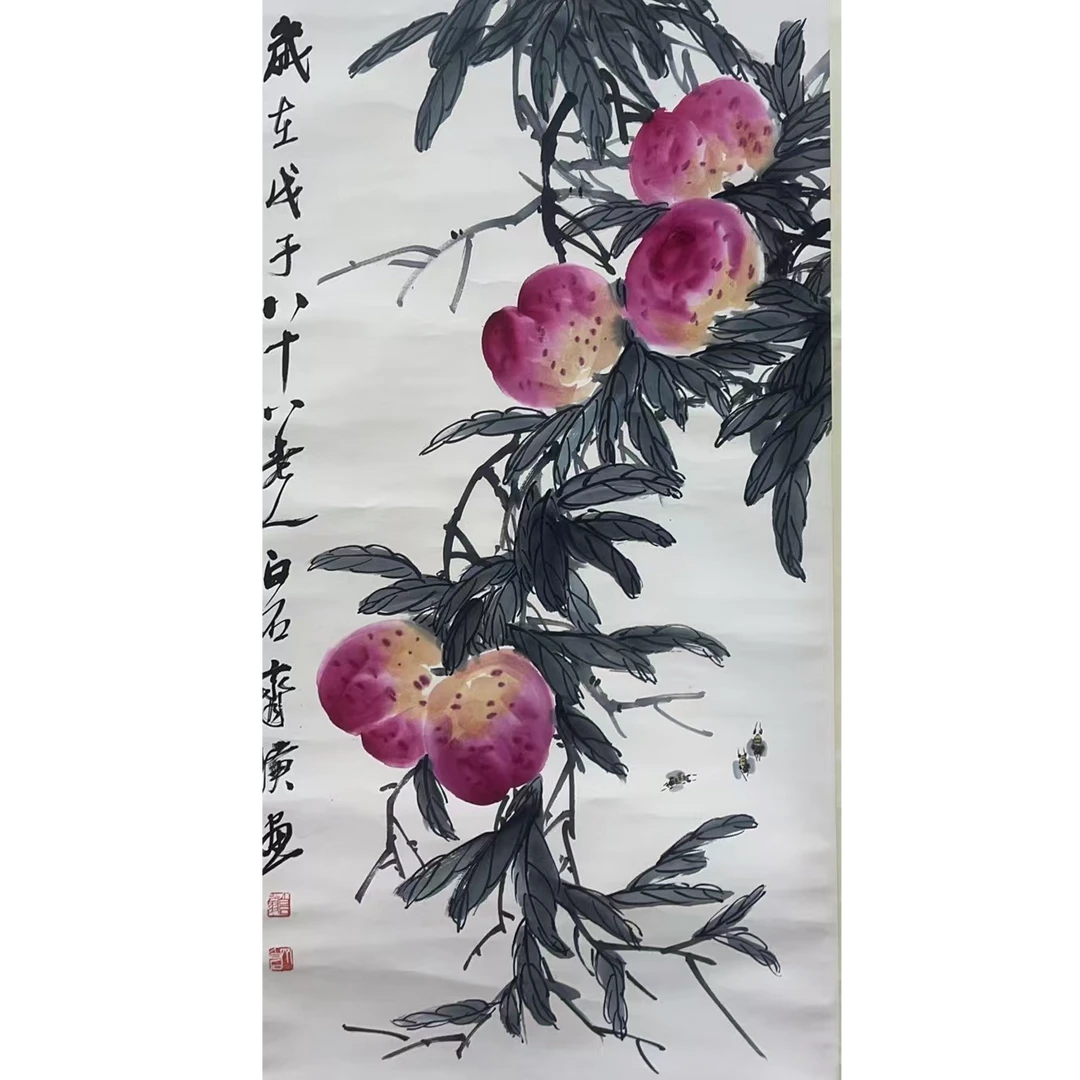 齐  桃子立轴100×50 4.5平尺