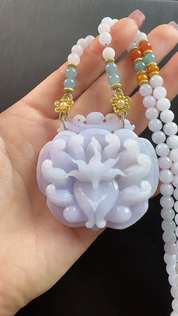 颈饰未镶嵌翡翠狐狐