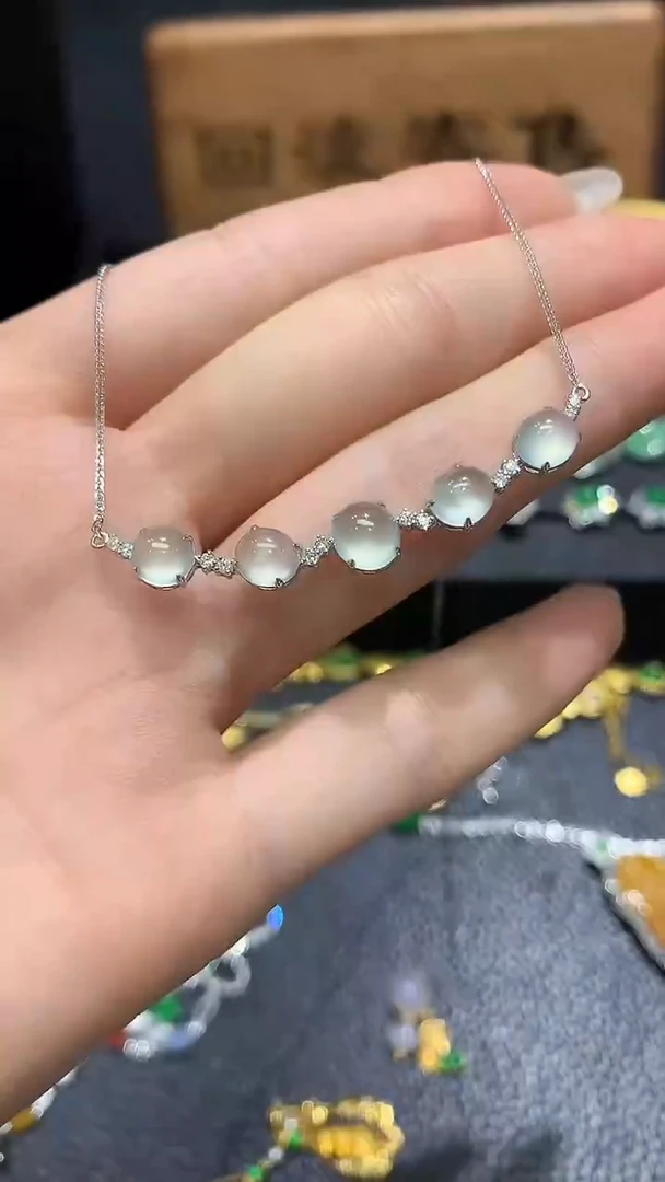 翡翠18K金镶嵌吊坠(赠链)60团购