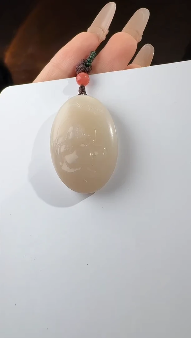 颈饰未镶嵌和田玉佛牌