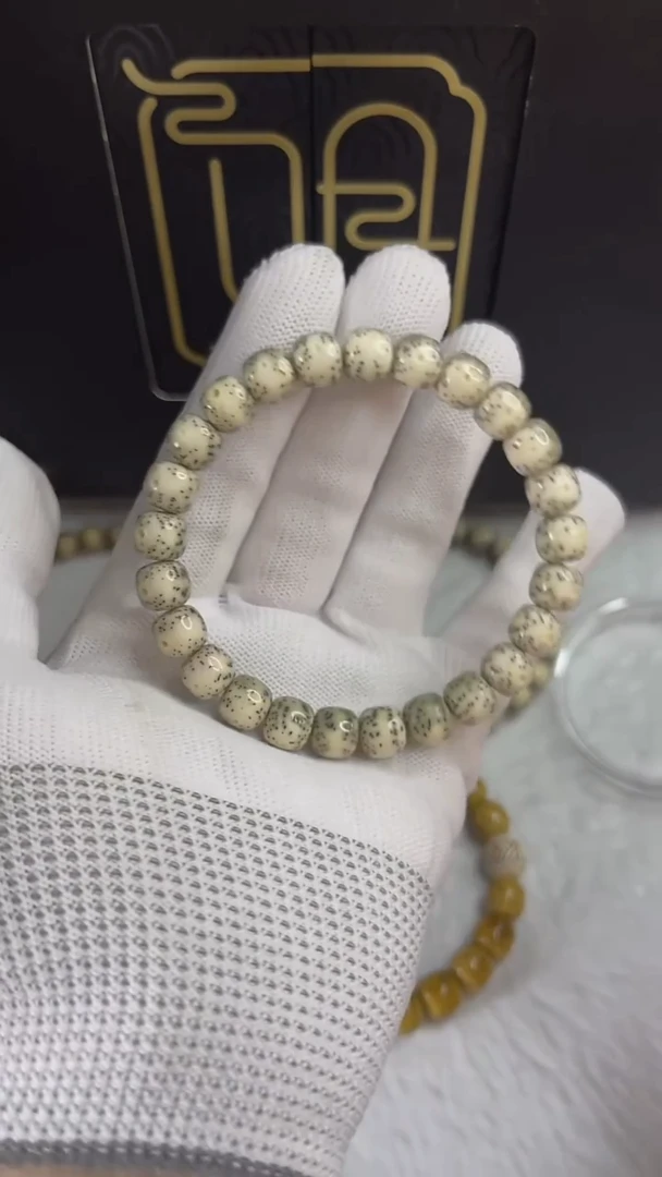 手串星月菩提小驼包9x8.a263