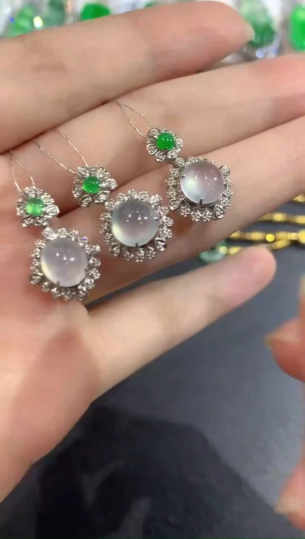 吊坠(不含链)18K金镶嵌翡翠43-吊坠-多样性发其一