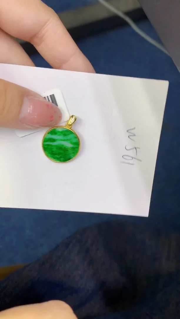 翡翠未镶嵌颈饰缅甸天然翡翠A货