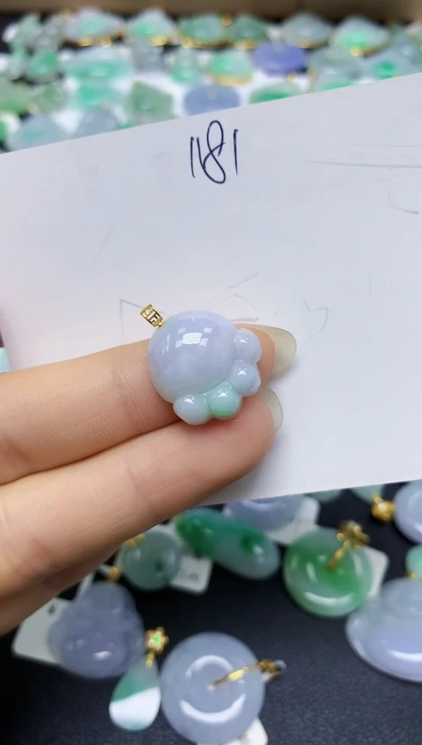 翡翠未镶嵌颈饰 天然翡翠A货