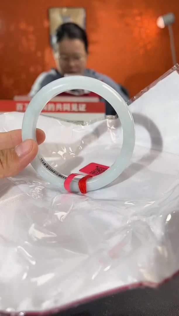 未镶嵌手镯翡翠斌**记翡翠手镯