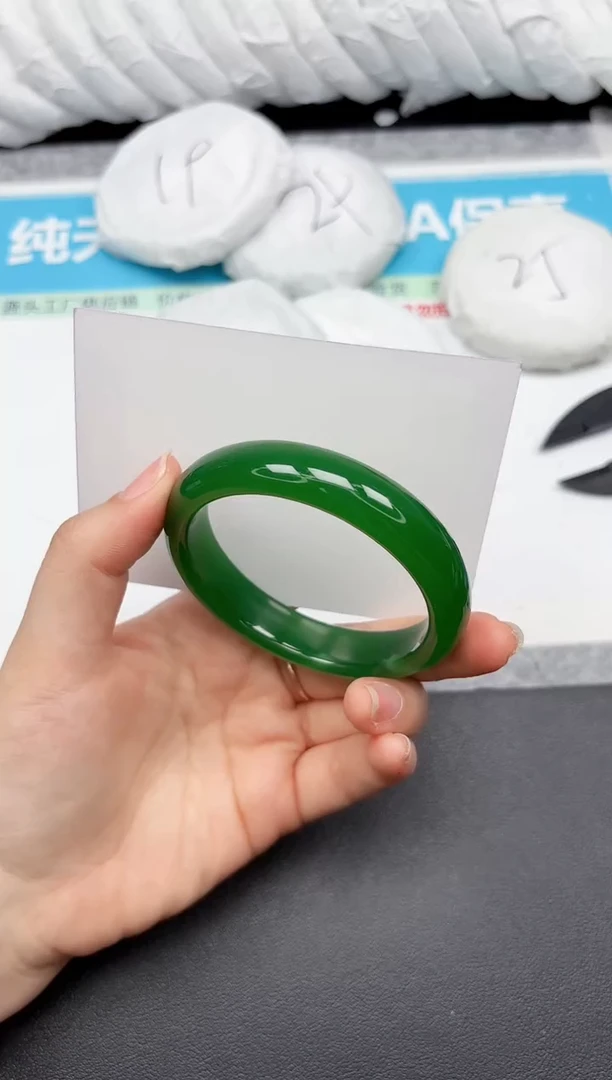 未镶嵌手镯石英质玉135-55.1