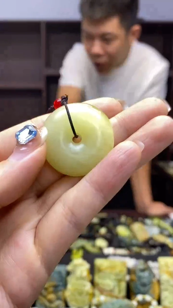 未镶嵌岫玉挂件