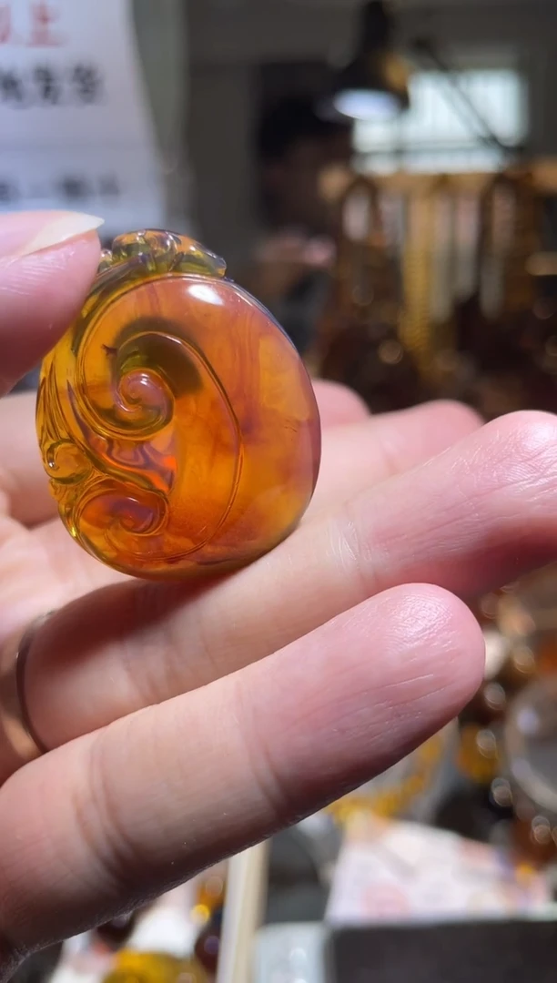 未镶嵌琥珀裸石灵草珀 如意