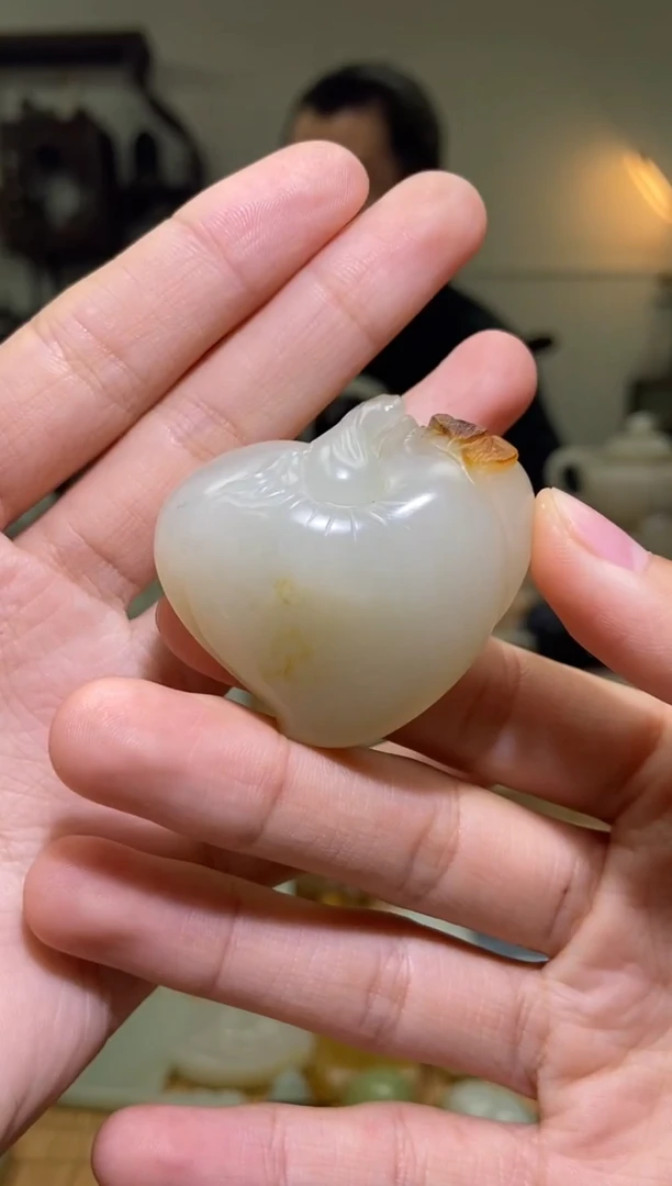 未镶嵌和田玉挂件新疆和田玉寿桃挂件