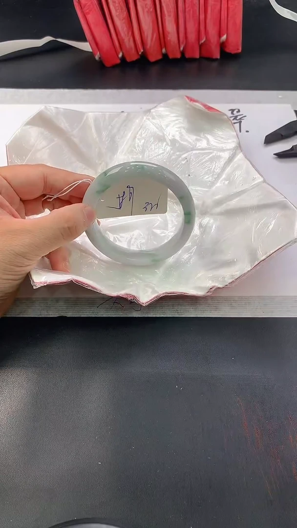 翡翠手镯未镶嵌165