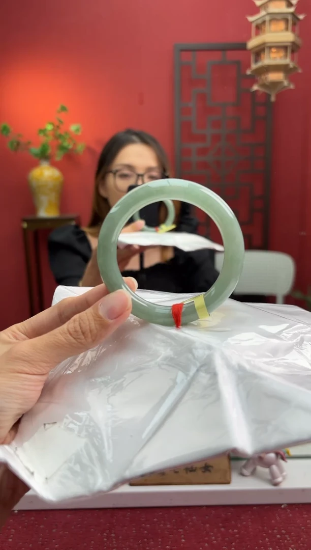 未镶嵌手镯（圆镯）翡翠翡翠手镯1