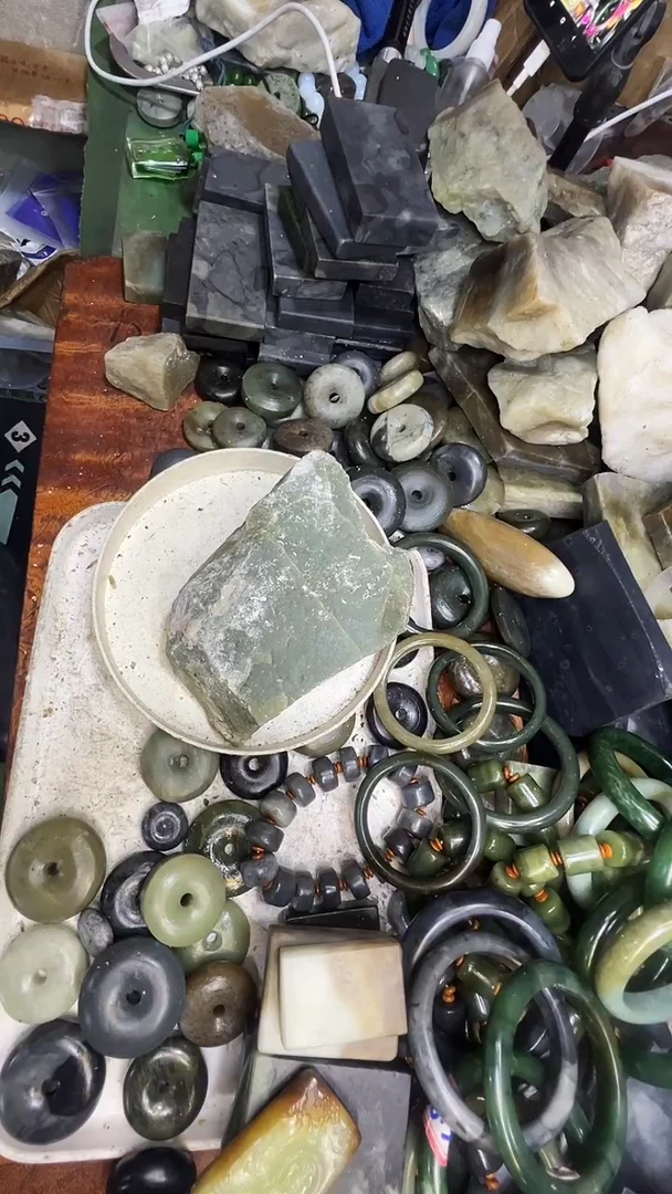 未镶嵌和田玉珠宝半成品毛料