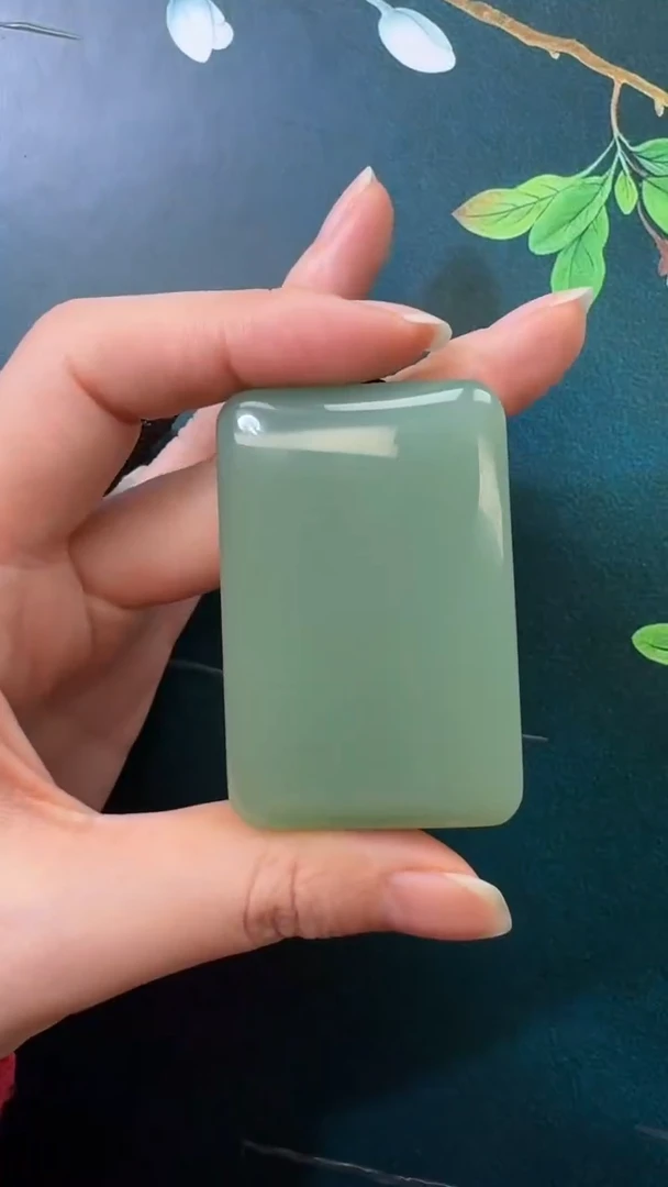 颈饰未镶嵌和田玉吊坠