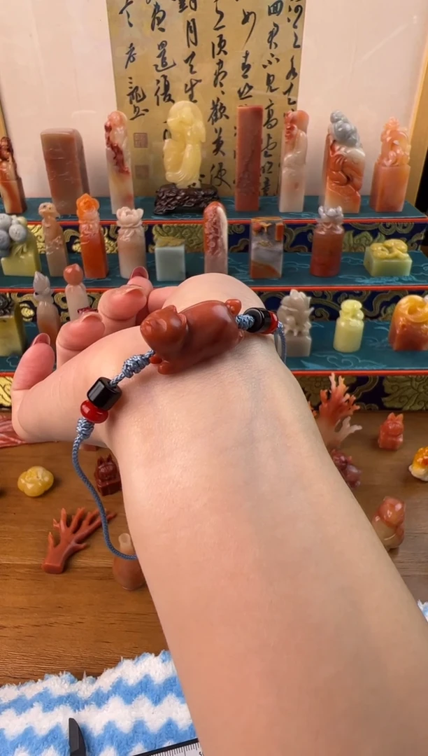 老挝石蜡烛红卡通唐猫手串