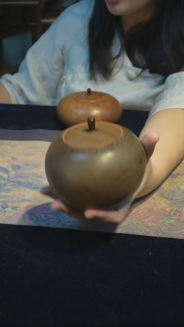 金丝楠阴沉木茶叶罐中