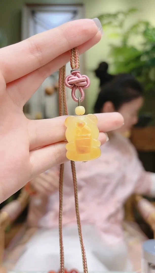 【闪购商品】蜜蜡裸石未镶嵌蜜蜡小熊绳编吊坠