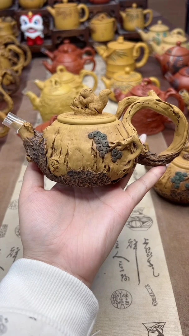 【闪购商品】紫砂壶仿木松桩松鼠壶