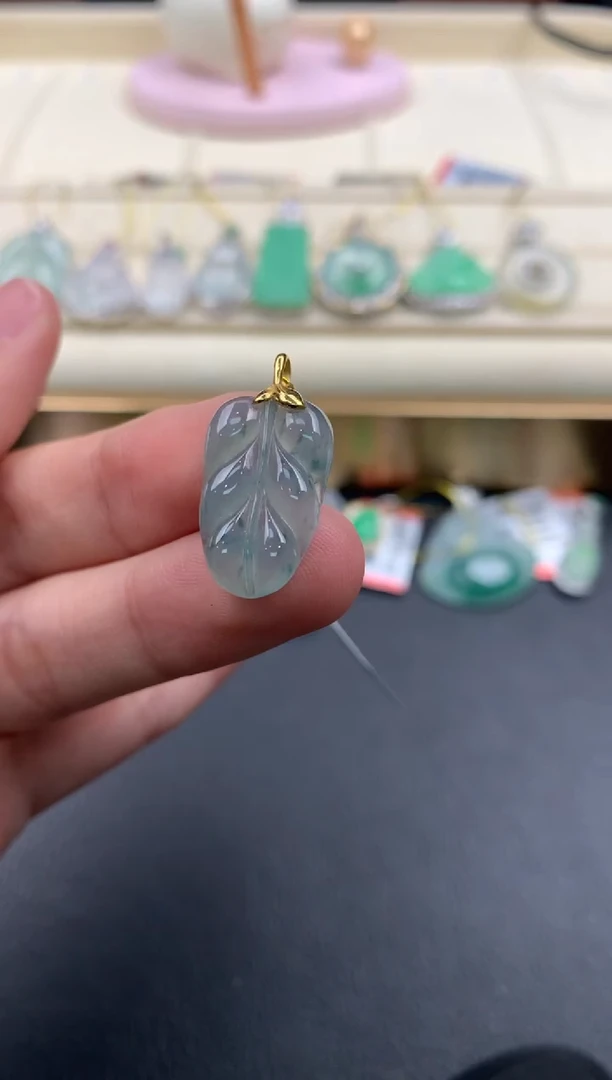 【闪购商品】翡翠颈饰18K金镶嵌A687