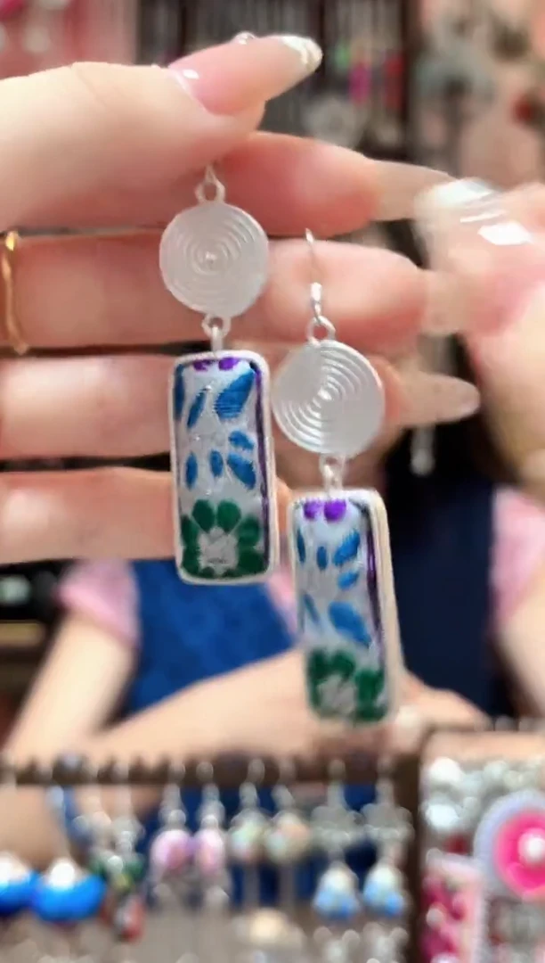 织绣云织谣民族风精美饰品  84*